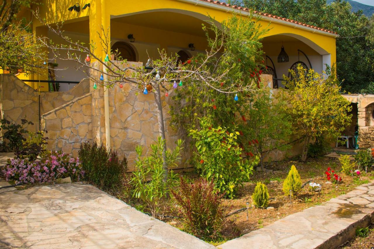 Villa-Maria Triopetra Luaran gambar